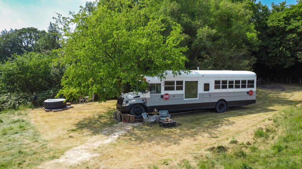 American School Bus Retreat With Hot Tub In Sussex Meadow Uckfield Exterior foto
